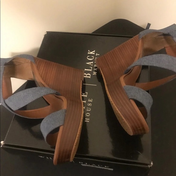 White House Black Market Denim Wedges Size 9 - Picture 2 of 10
